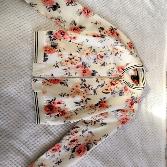 Bomber jacket - Picture 3 of 3